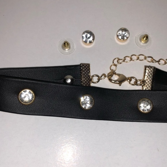 Black Crystal Studs Choker & Earrings NWT - Picture 6 of 8